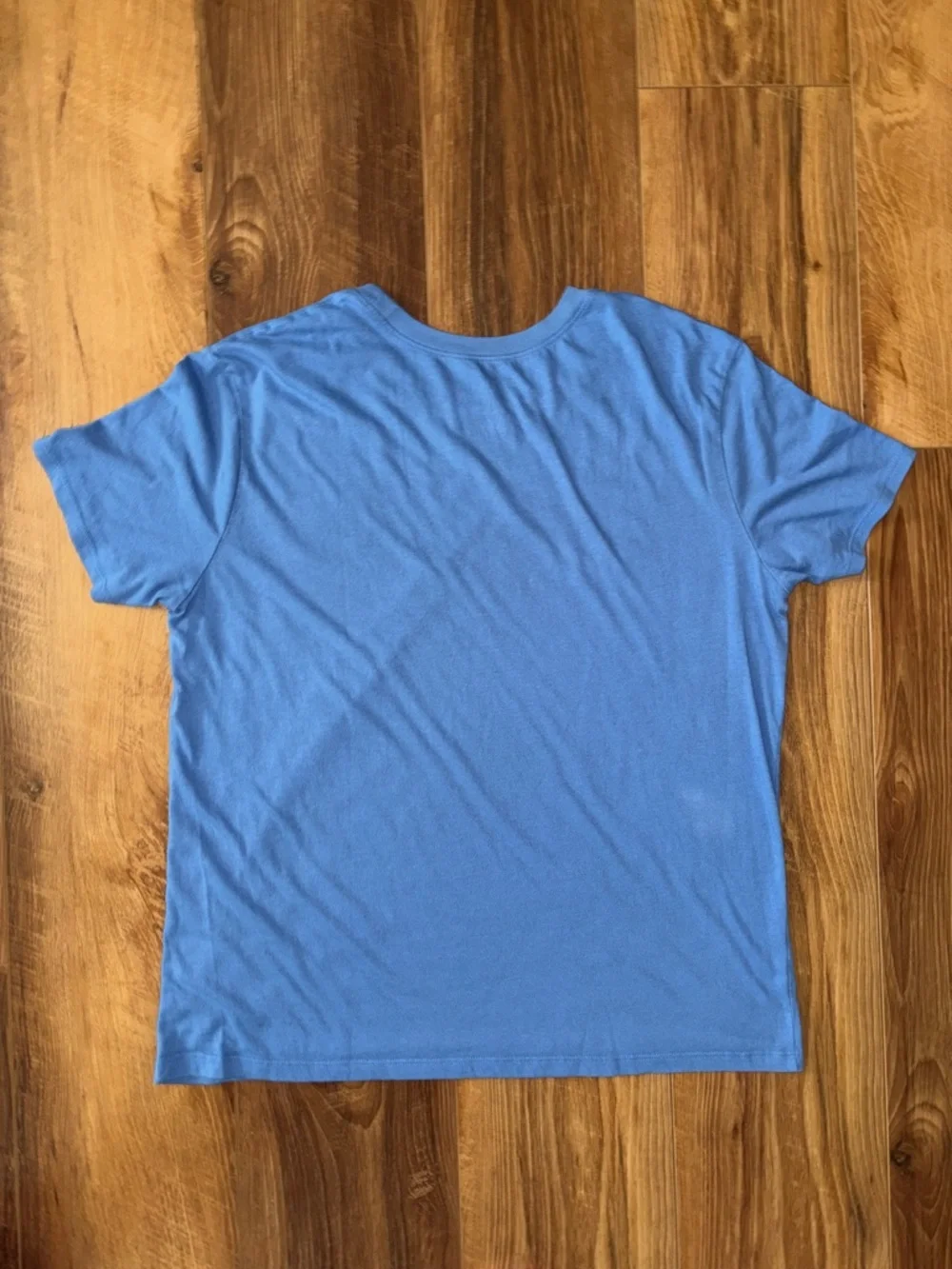 Bundle of Women’s Graphic Tees sizes M and L - Picture 11 of 16